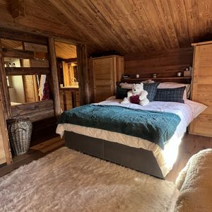 Square bedroom 1