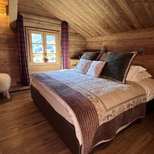 Square bedroom 2